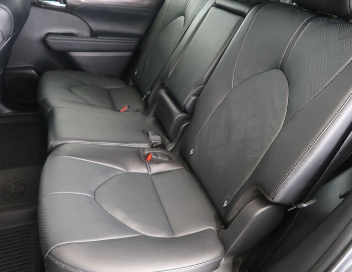 Toyota Highlander Kombi 2,5 l 140 kw