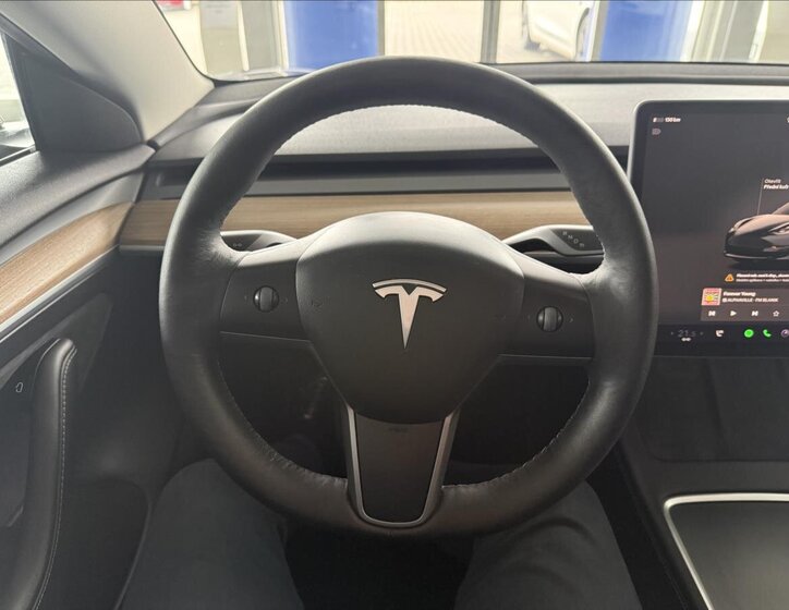Tesla Model 3 Sedan / Limuzína 0,0 366 kw