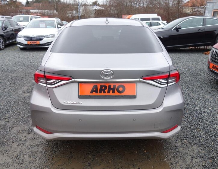 Toyota Corolla Sedan 1,6 l 97 kw