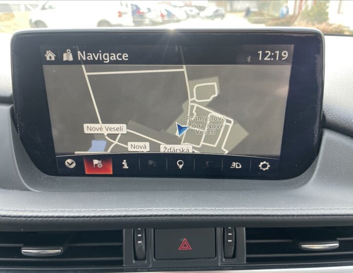 Mazda 6 Sedan / Limuzína 2,0 l 121 kw