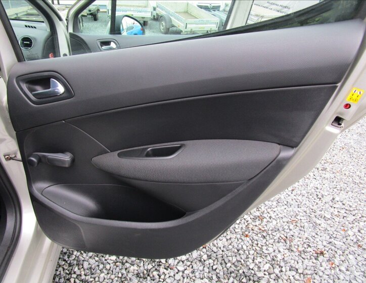 Peugeot 308 Hatchback 1,6 l 66 kw