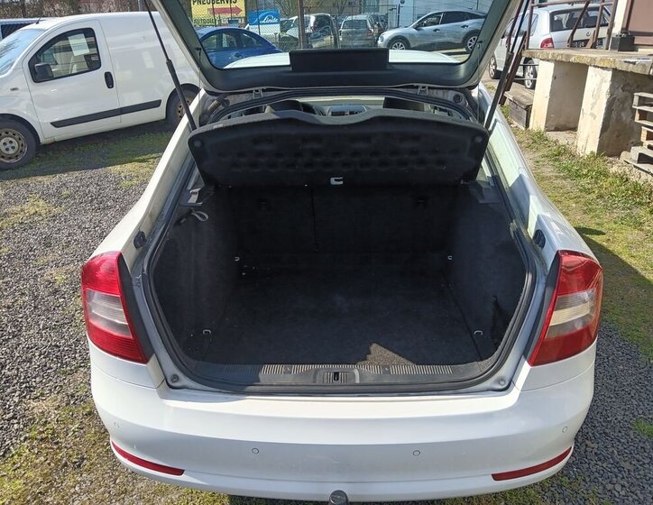 Škoda Octavia Sedan / Limuzína 1,6 l 77 kw