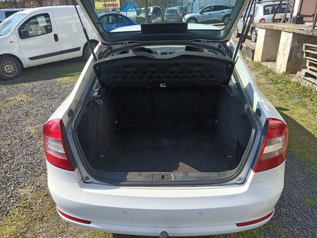 Škoda Octavia Sedan / Limuzína 1,6 l 77 kw