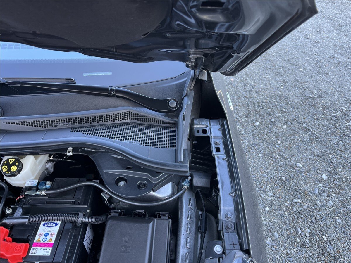 Ford Kuga Kombi 1,5 l 111 kw