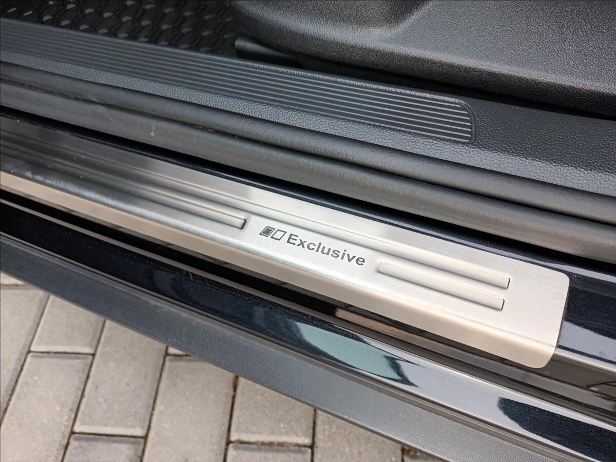 Volkswagen T-Roc SUV / Terénní 1,5 l 110 kw