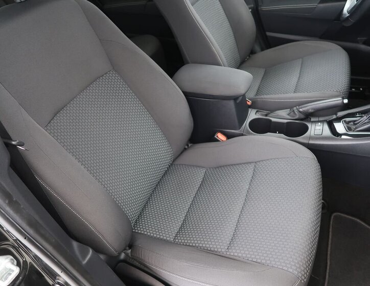 Toyota Corolla Sedan 1,6 l 97 kw