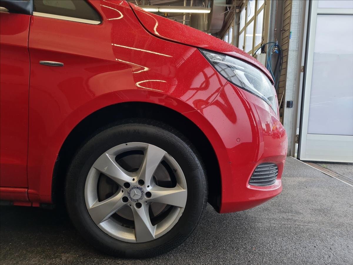 Mercedes-Benz Třídy V MPV 2,1 l 140 kw