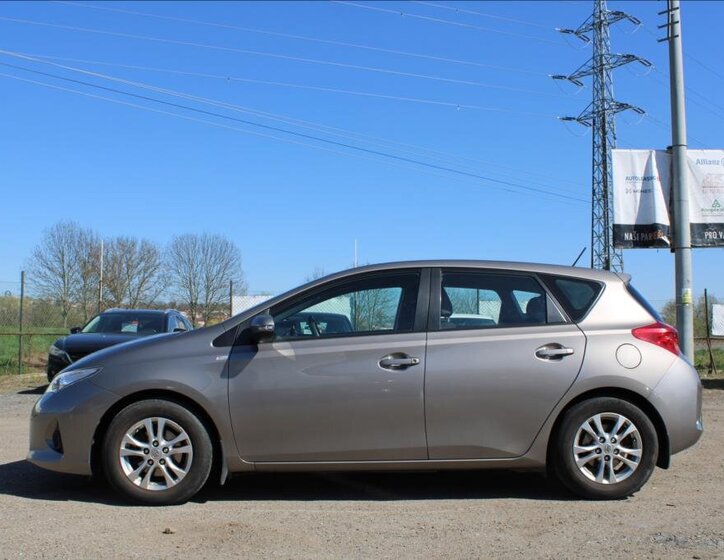 Toyota Auris Hatchback 1,3 l 73 kw