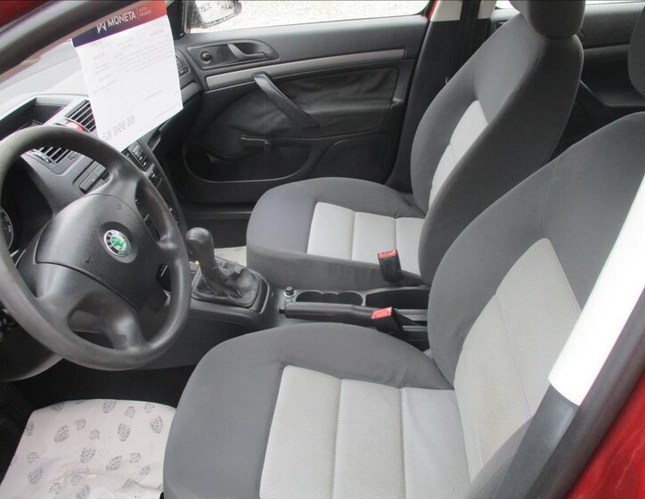 Škoda Octavia Sedan / Limuzína 1,6 l 75 kw
