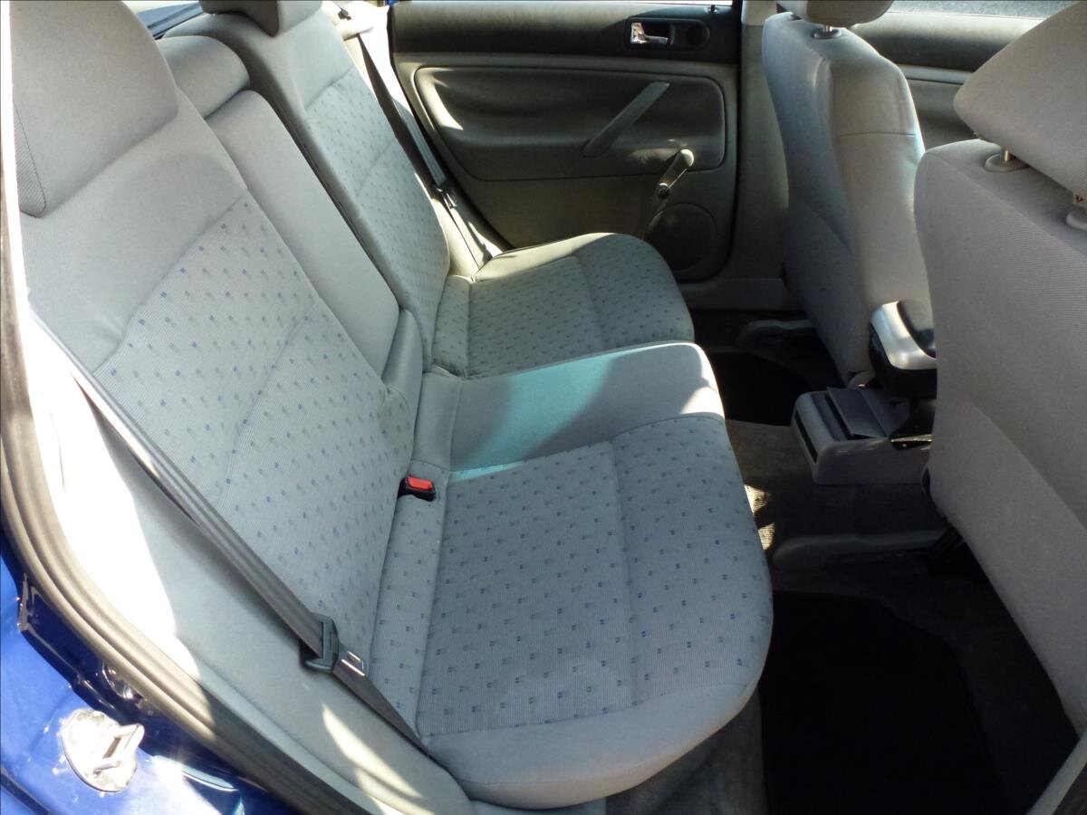 Volkswagen Passat Kombi 1,6 l 74 kw