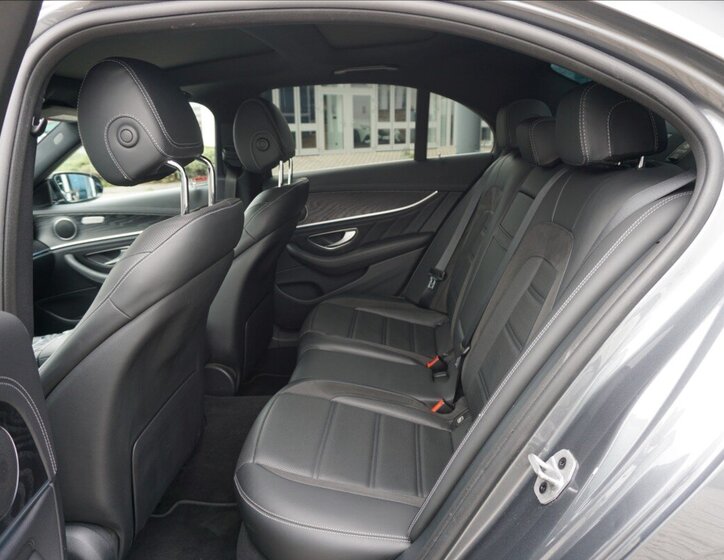 Mercedes-Benz Třídy E Sedan / Limuzína 3,0 l 320 kw