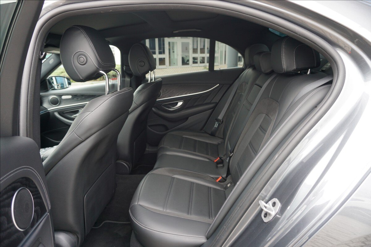 Mercedes-Benz Třídy E Sedan / Limuzína 3,0 l 320 kw