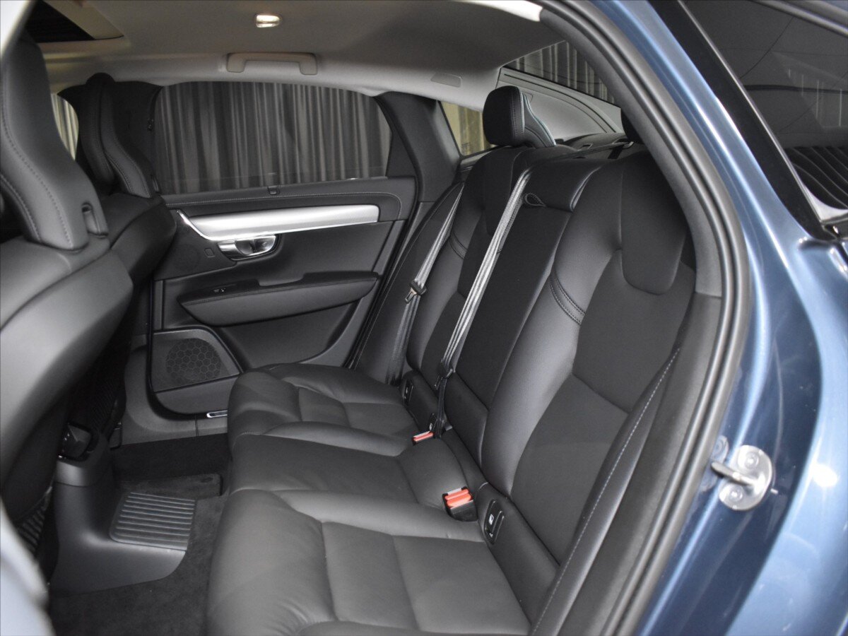 Volvo S90 Sedan / Limuzína 2,0 l 335 kw