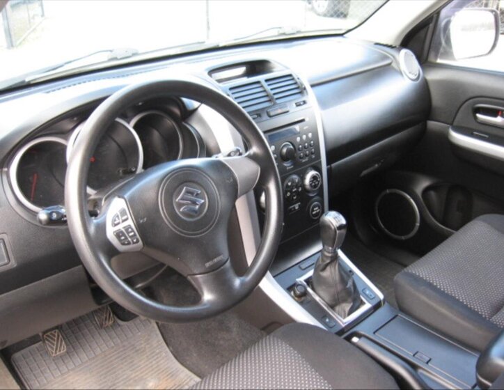 Suzuki Grand Vitara Kombi 2,0 l 103 kw