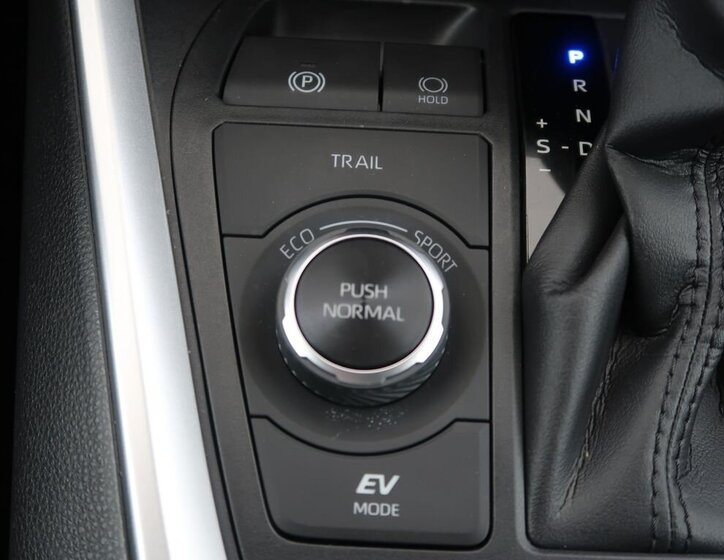 Toyota RAV4 SUV 2,5 l 131 kw