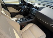 Jaguar F-Pace 13