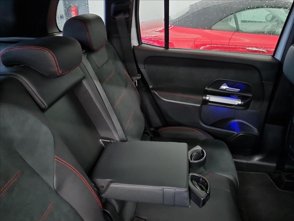 Mercedes-Benz GLB SUV 1,3 l 120 kw