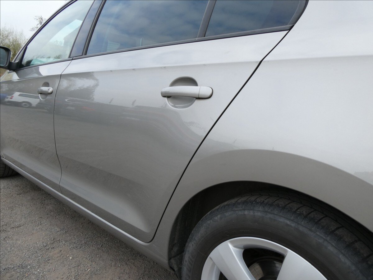 Škoda Rapid Sedan / Limuzína 1,2 l 77 kw