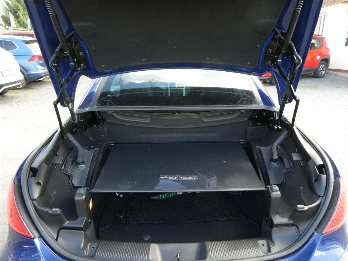 Peugeot 307 Kupé 2,0 l 100 kw