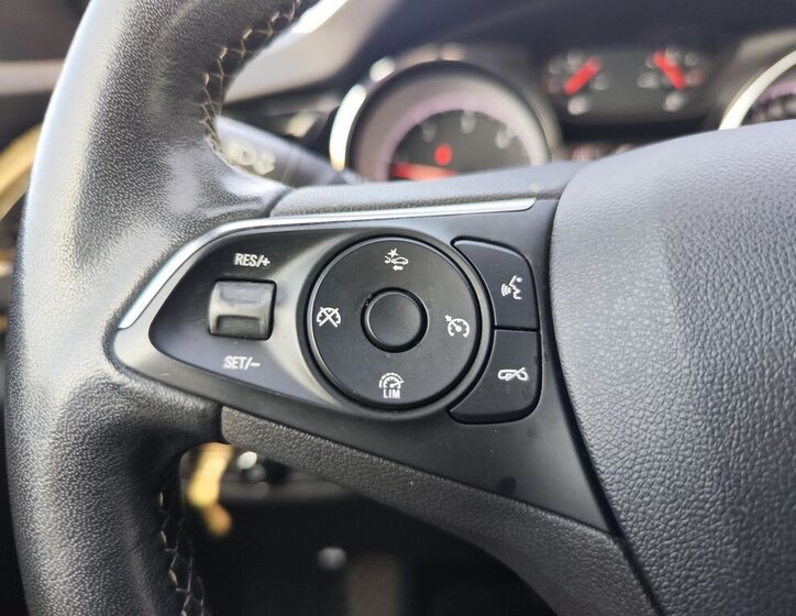 Opel Insignia Kombi 2,0 l 128 kw