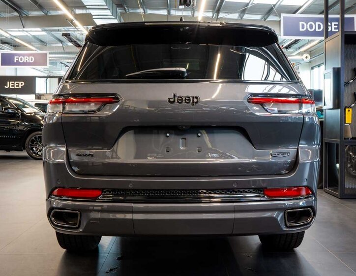 Jeep Grand Cherokee 4