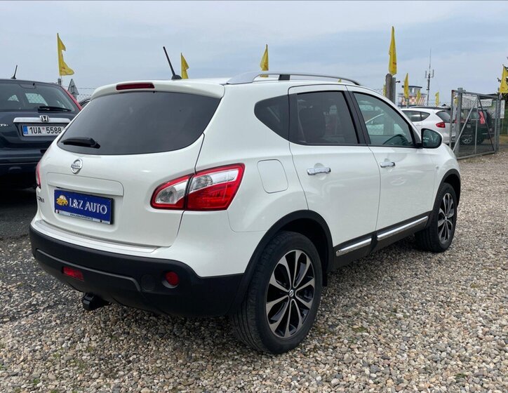 Nissan Qashqai SUV / Terénní 2,0 l 104 kw