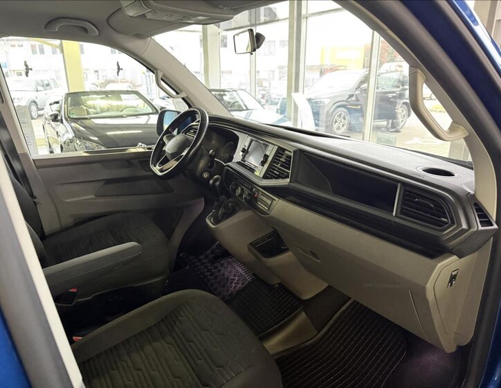 Volkswagen Caravelle Kombi 2,0 l 110 kw