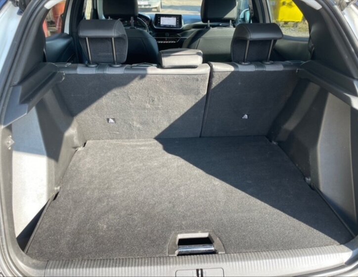 Peugeot 2008 SUV / Terénní 1,5 l 81 kw