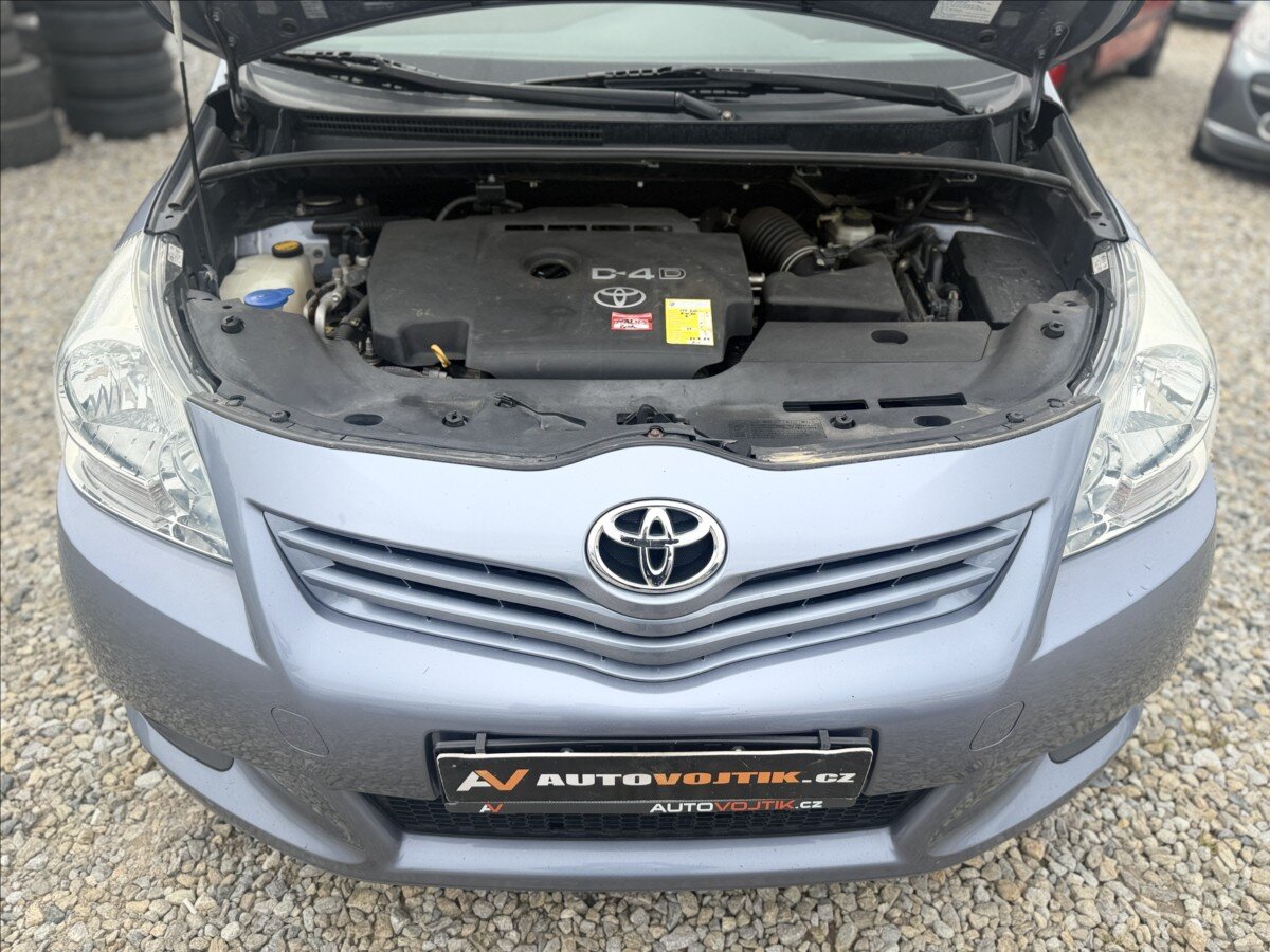 Toyota Verso Kombi 2,0 l 93 kw