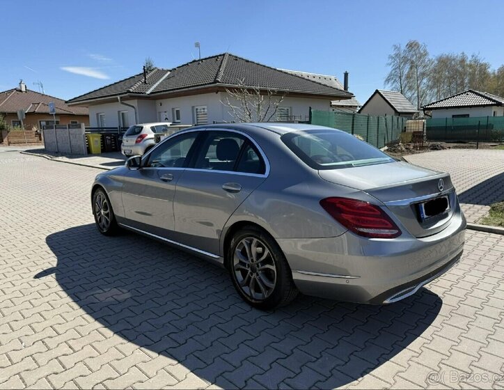 Mercedes-Benz Ostatní Sedan / Limuzína 0,0 125 kw