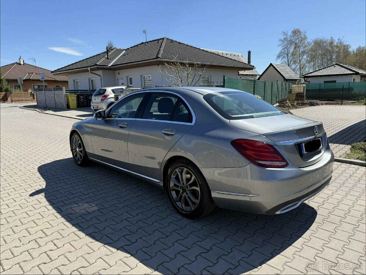 Mercedes-Benz Ostatní Sedan / Limuzína 0,0 125 kw