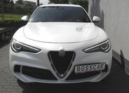 Alfa Romeo Stelvio 8