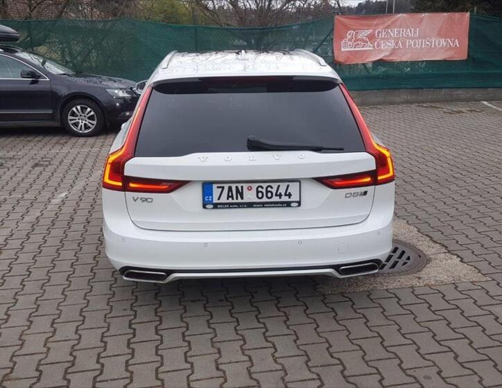 Volvo V90 7