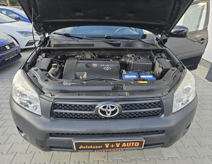 Toyota RAV4 Kombi 2,2 l 100 kw
