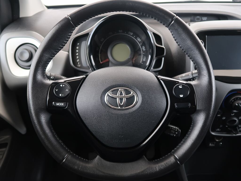 Toyota Aygo Hatchback 998,0 53 kw
