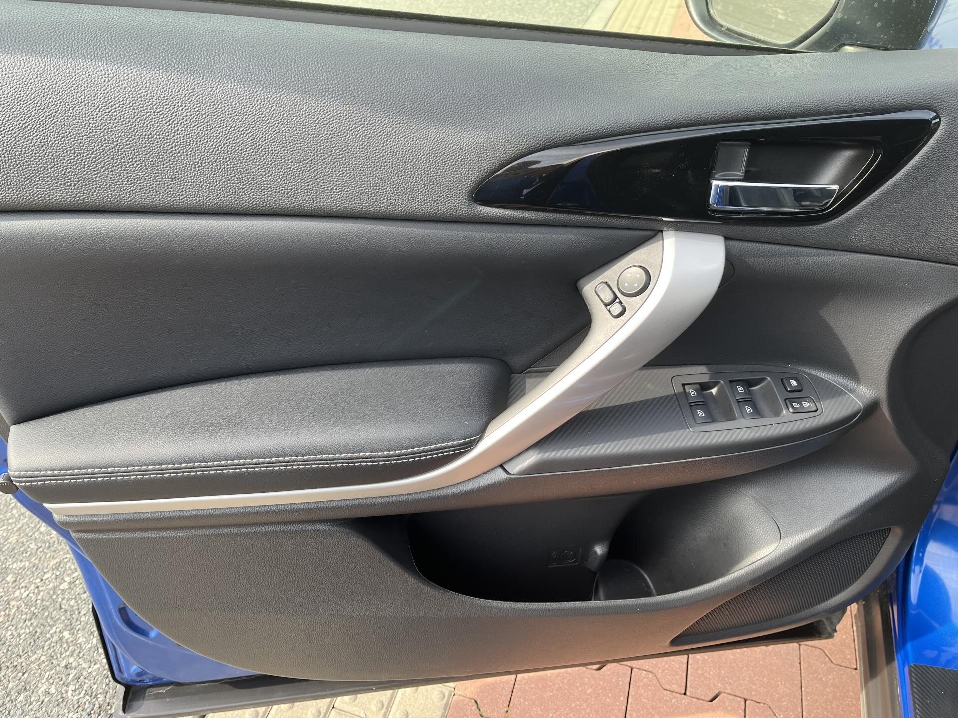 Mitsubishi Eclipse Cross SUV / Terénní 2,4 l 72 kw