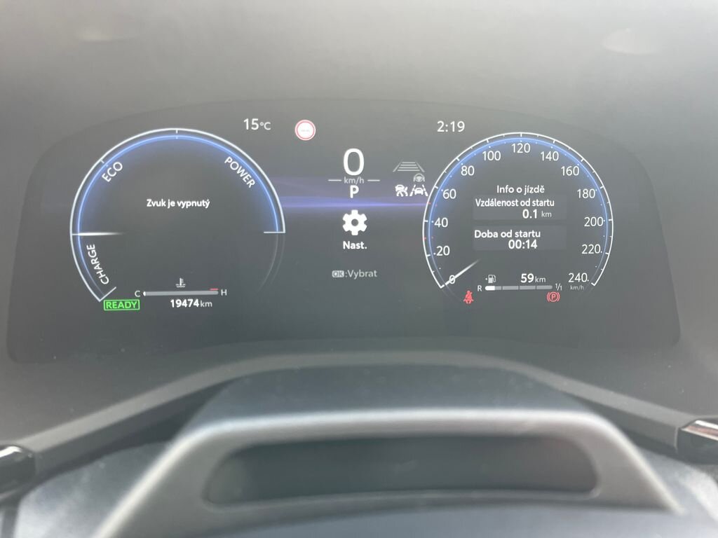 Toyota Camry Sedan / Limuzína 2,5 l 137 kw