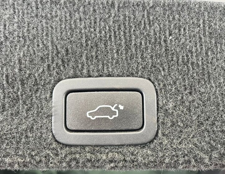 Volvo XC60 SUV / Terénní 2,0 l 120 kw