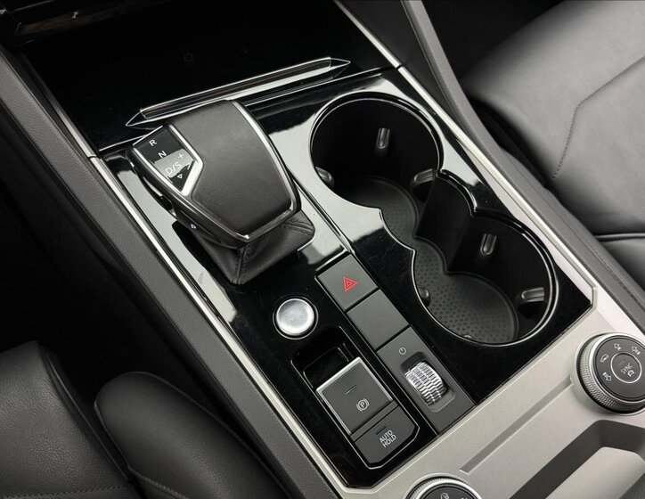 Volkswagen Touareg SUV 3,0 l 210 kw