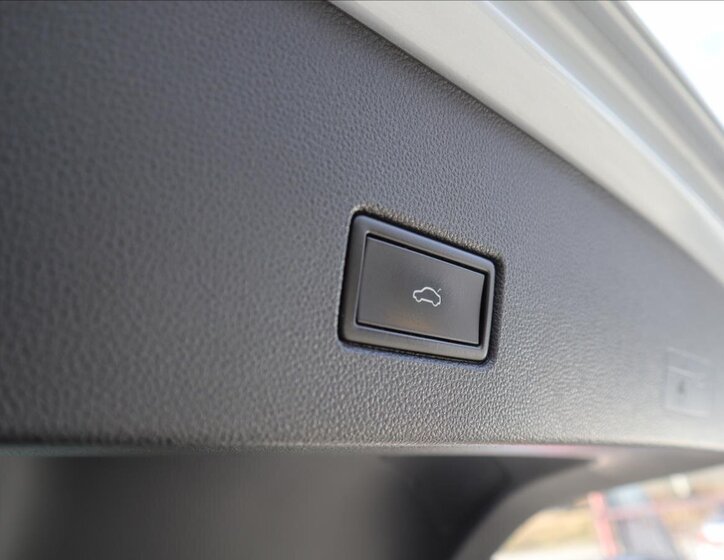 Volkswagen T-Roc CUV 1,5 l 110 kw