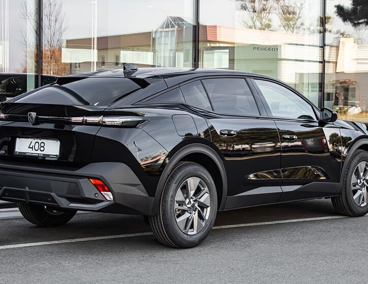 Peugeot 408 Liftback 1,2 l 105 kw