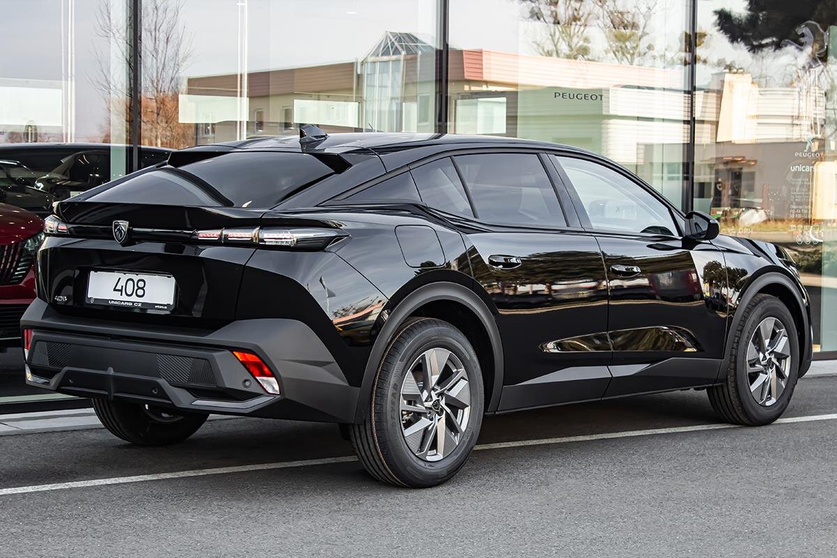 Peugeot 408 Liftback 1,2 l 105 kw