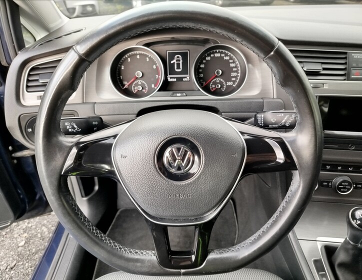 Volkswagen Golf 16