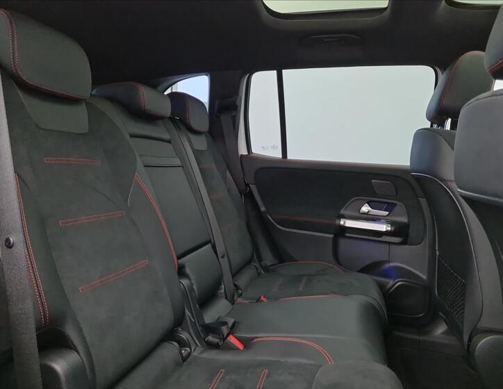 Mercedes-Benz EQB 18