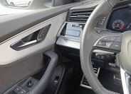 Audi Q8 SUV / Terénní 3,0 l 210 kw