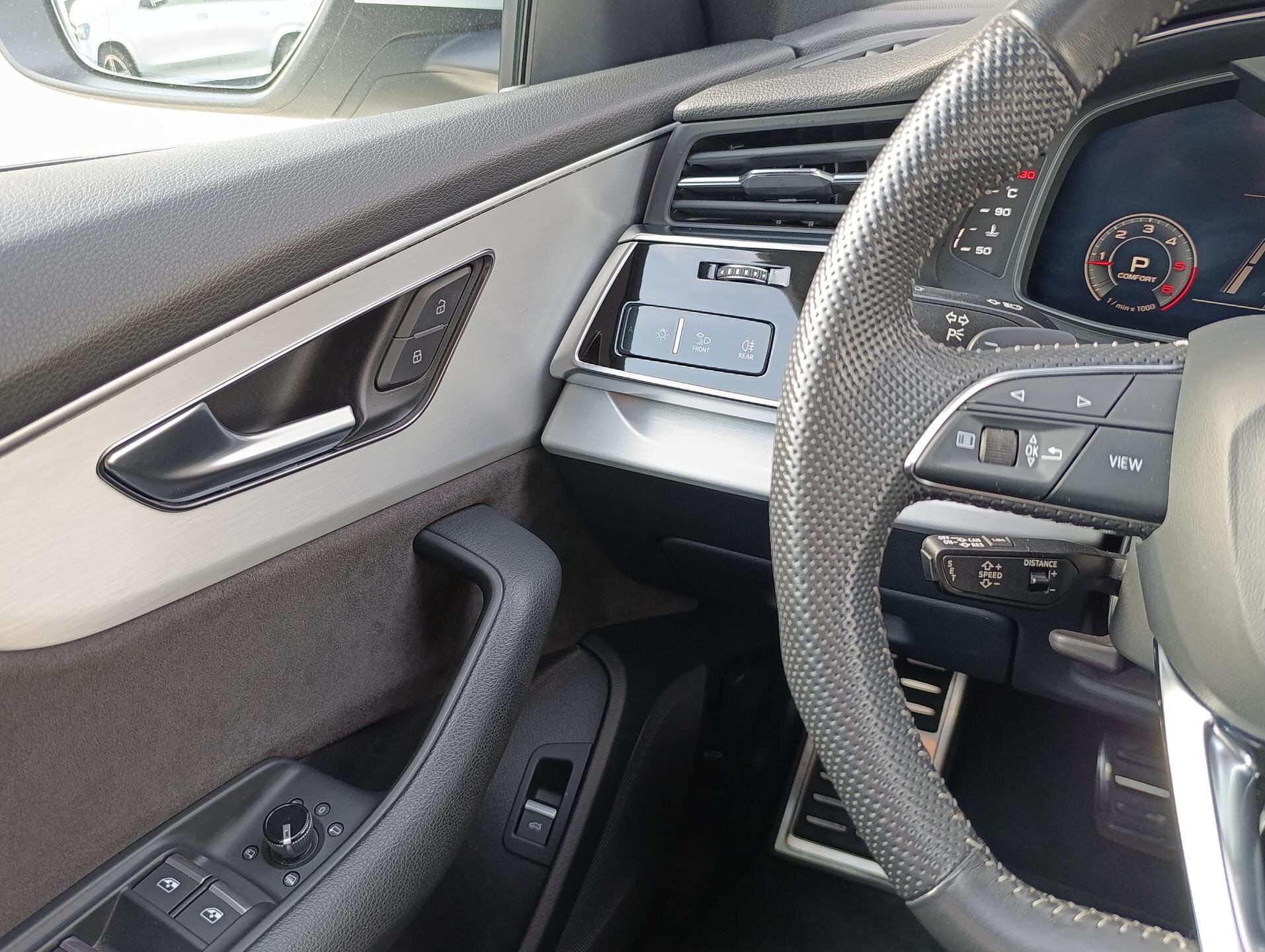 Audi Q8 SUV / Terénní 3,0 l 210 kw