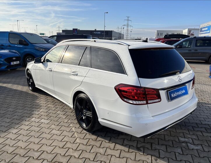 Mercedes-Benz Třídy E Kombi 2,1 l 125 kw