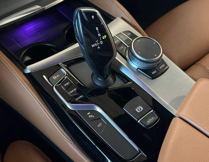 BMW Řada 5 Kombi 3,0 l 195 kw