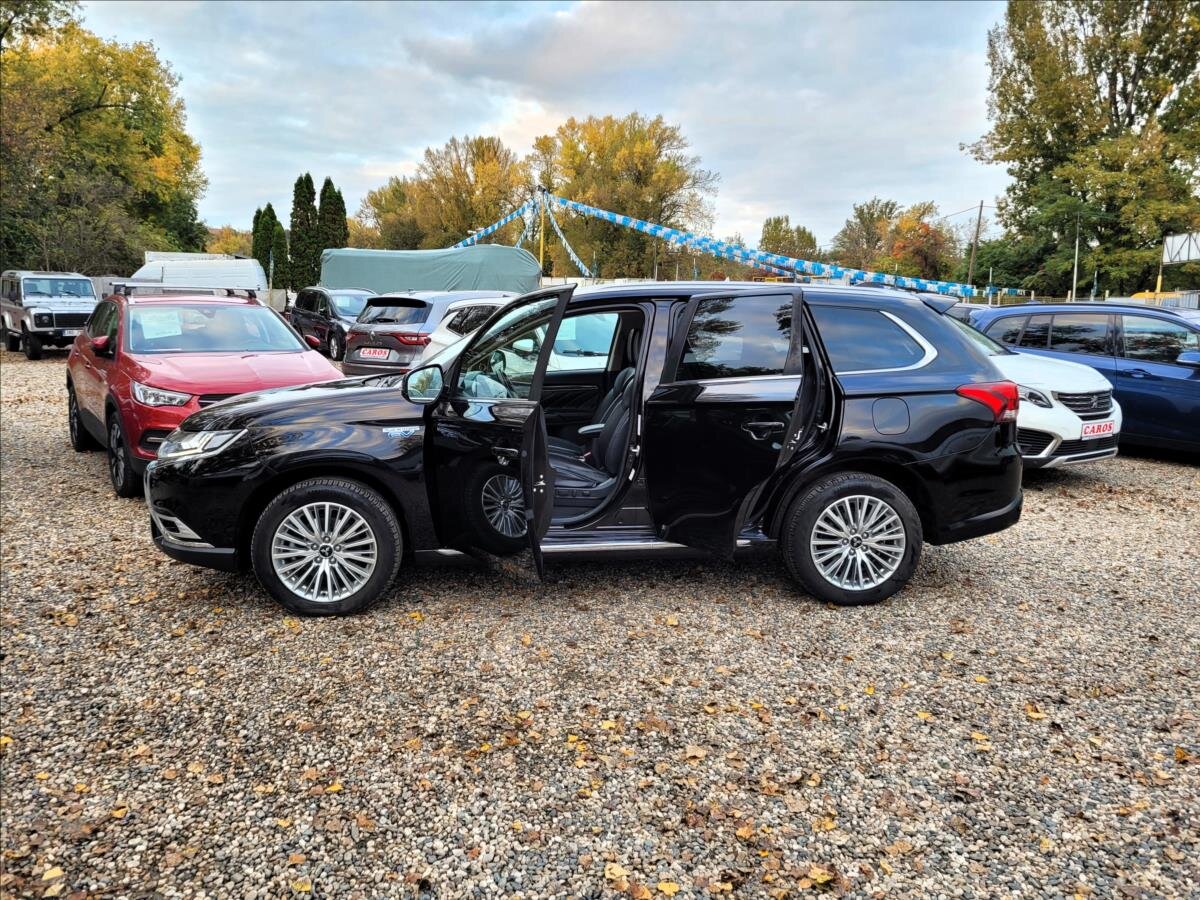 Mitsubishi Outlander SUV 2,4 l 165 kw