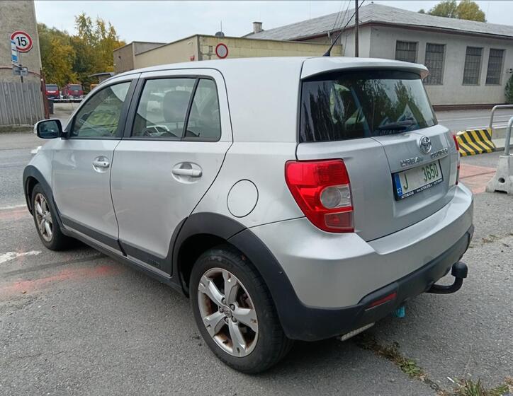 Toyota Urban Cruiser 8